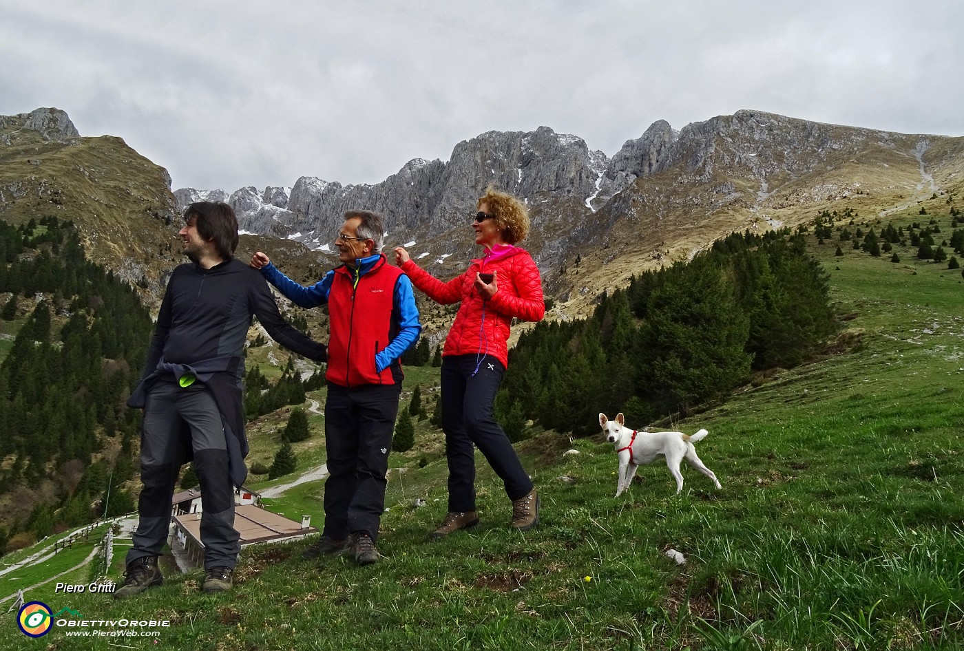 02 Alla Baita Cassinelli vista sul Monte Visolo e in Presolana.JPG -                                